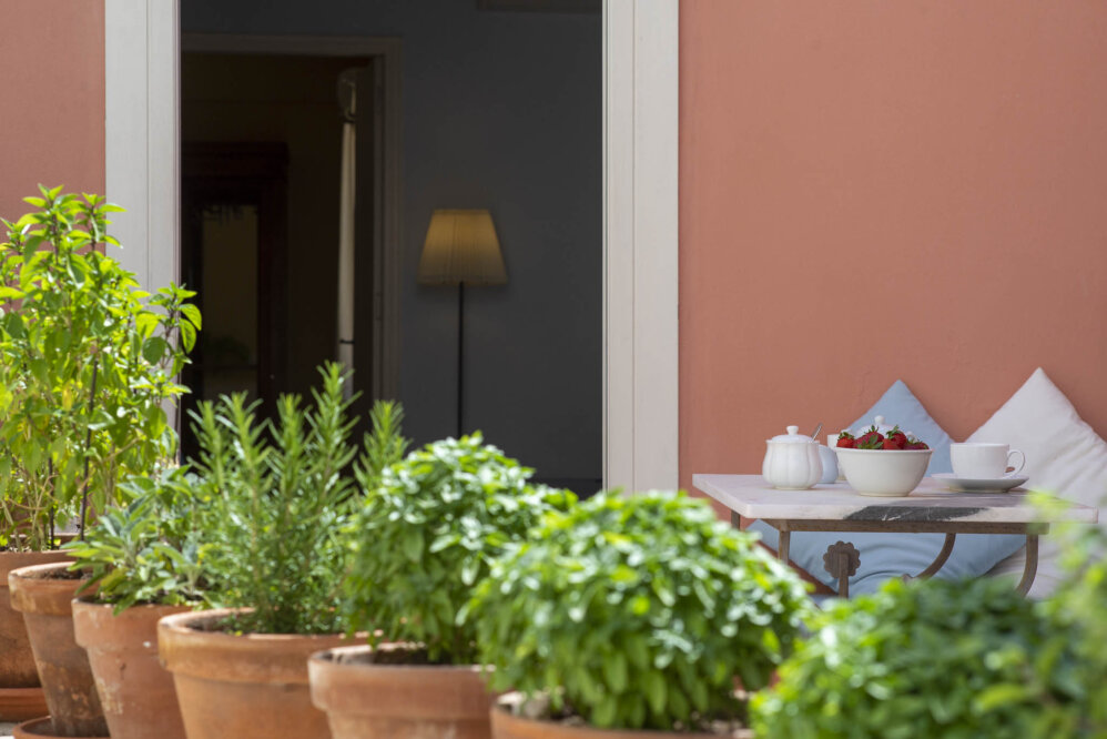 Villamaria Amarylis Outside 2 2027